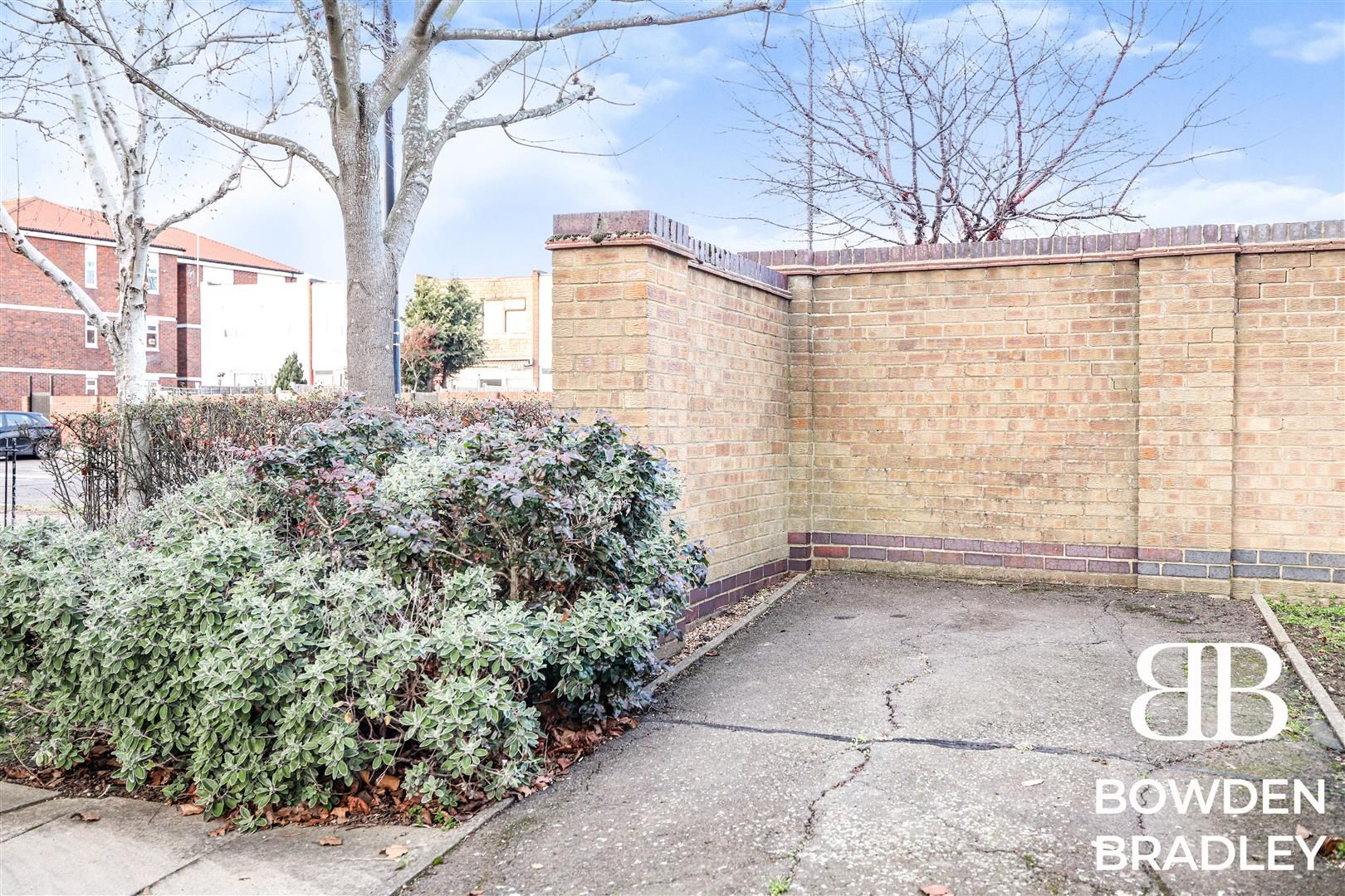 1 bed flat for sale in Manford Way, Chigwell IG7 Zoopla