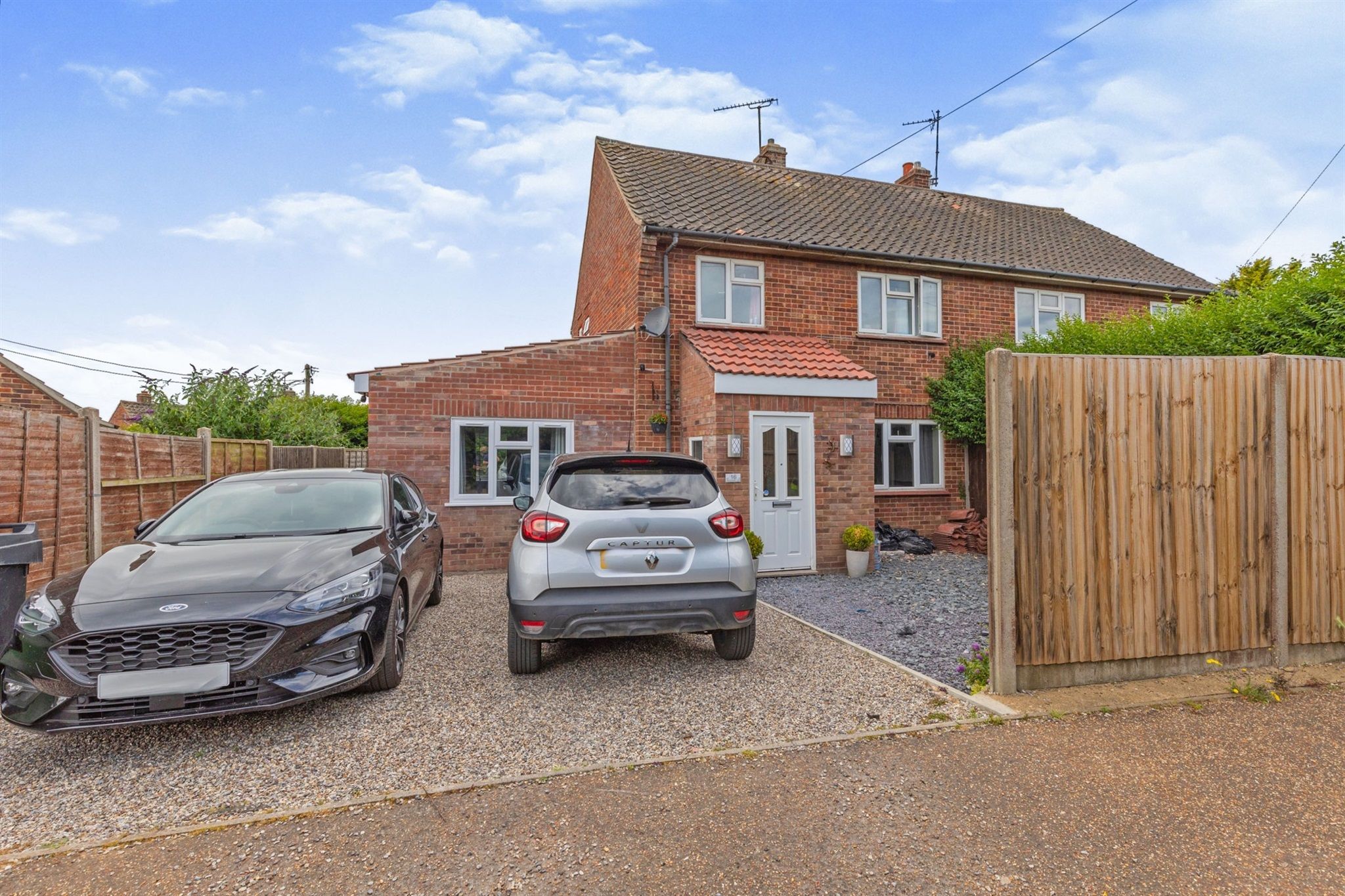 4 bed semidetached house for sale in Northfield Road, Mundesley