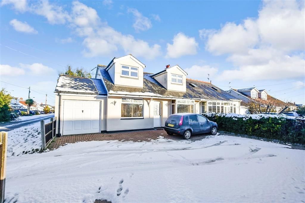 3 bed bungalow for sale in Wash Road, Noak Bridge, Basildon, Essex SS15