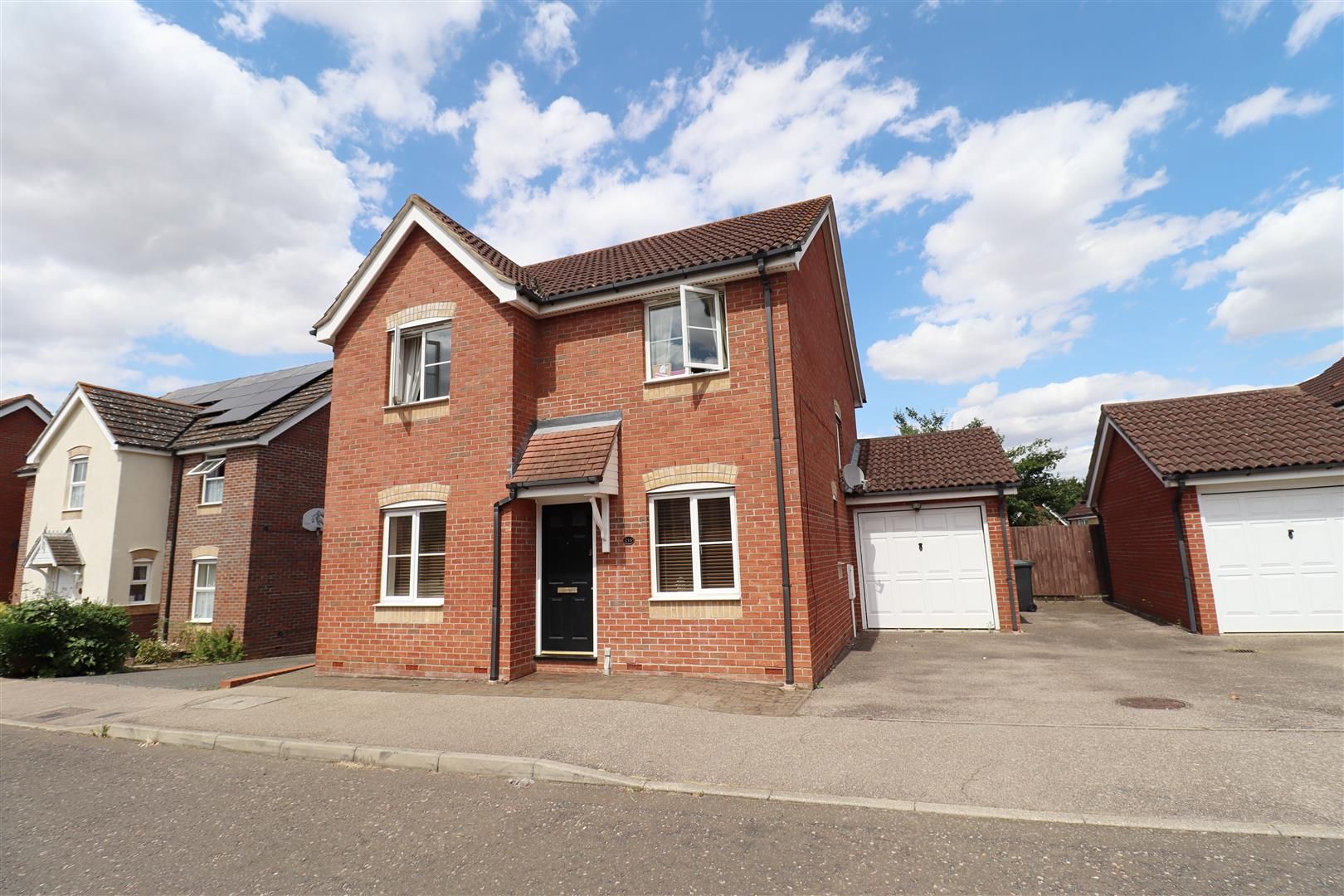 4 bed detached house for sale in Bridport Way, Braintree CM7 Zoopla