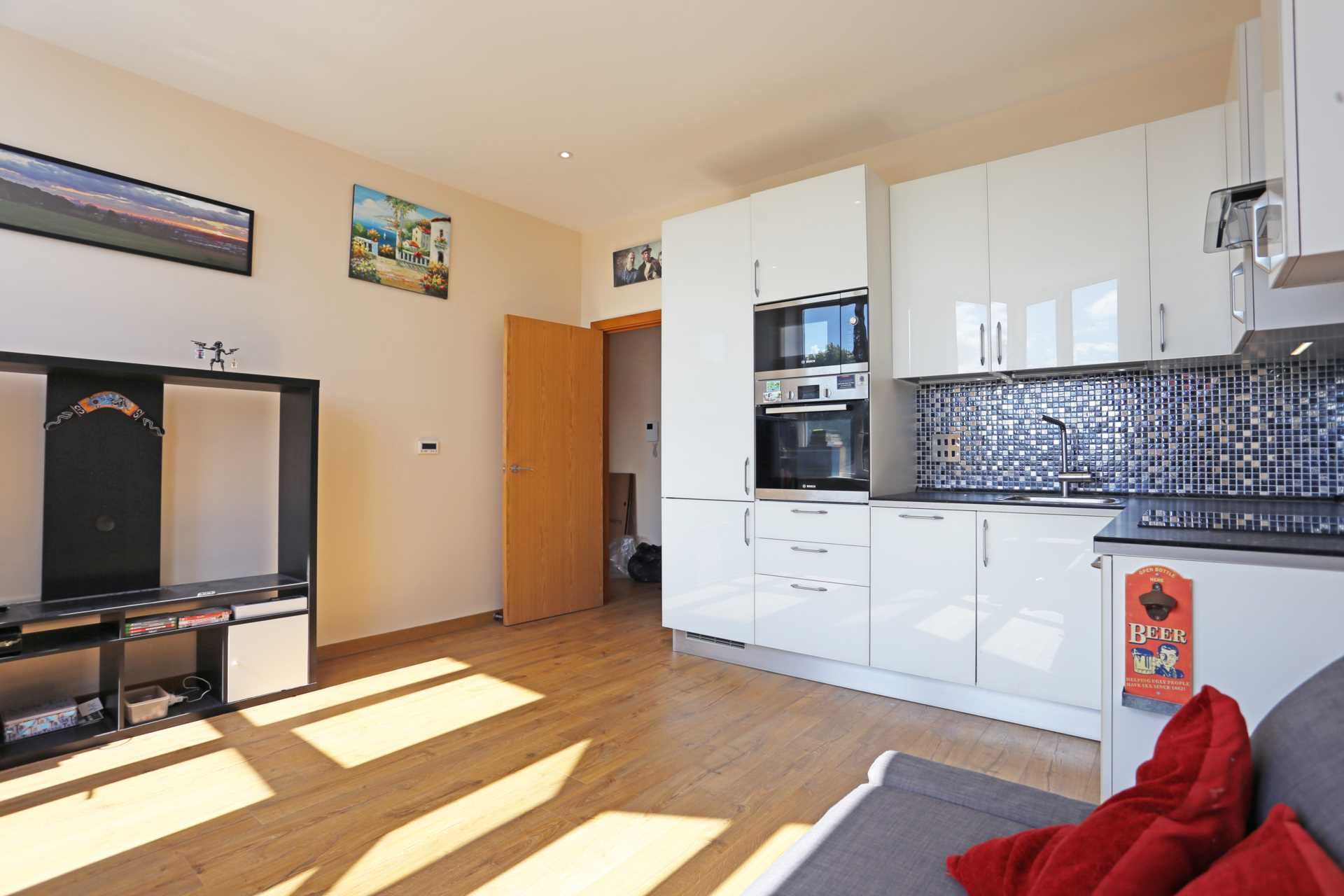 1 bed flat for sale in New Enterprise House, Romford RM6 Zoopla