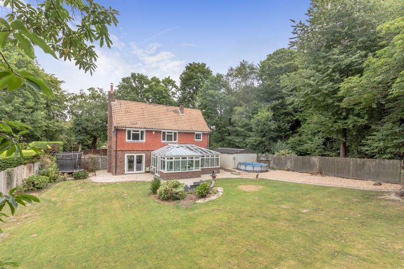 4 bed detached house for sale in Copthorne Road, Felbridge, East