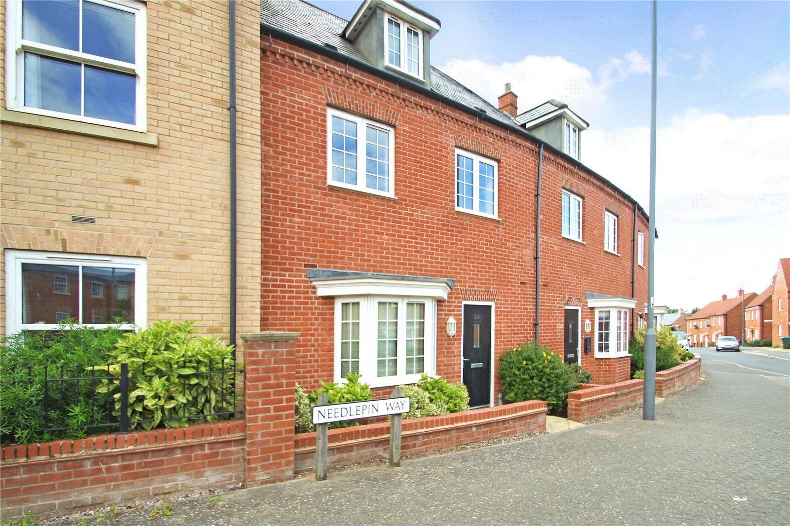 3 bed terraced house for sale in Needlepin Way, Buckingham MK18 Zoopla