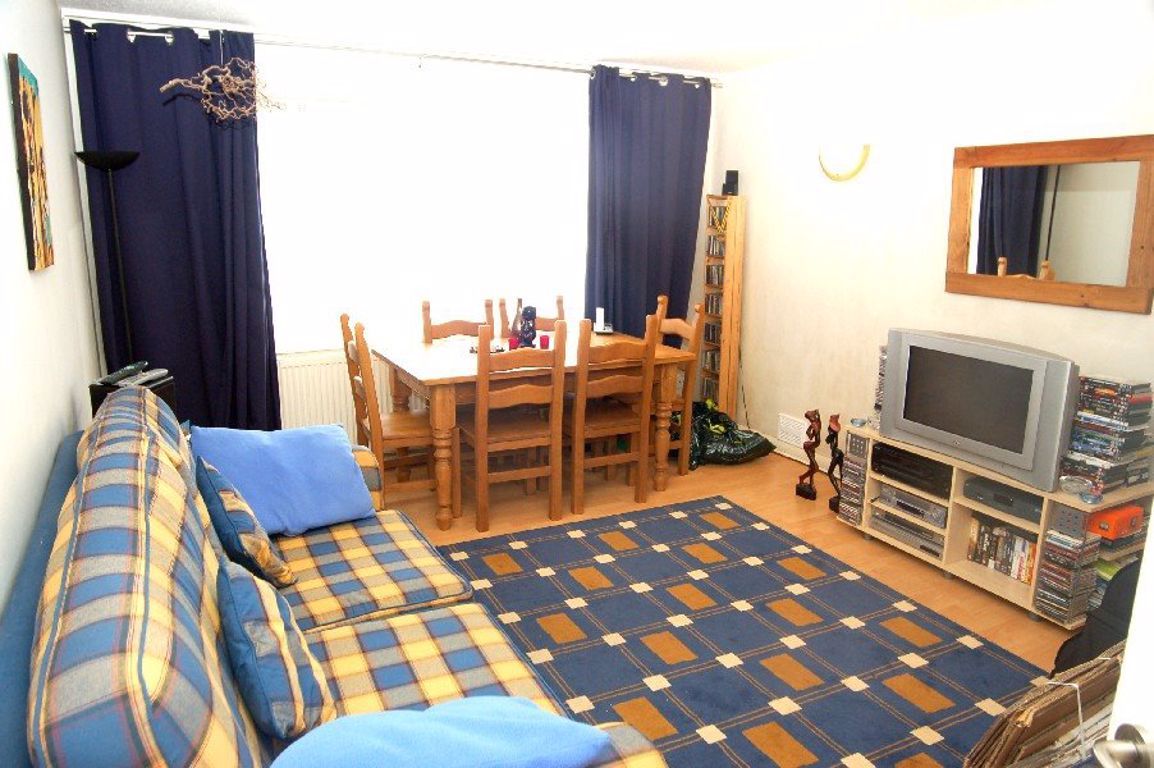 1 Bed Flat To Rent In Windsor Court London N14 Zoopla
