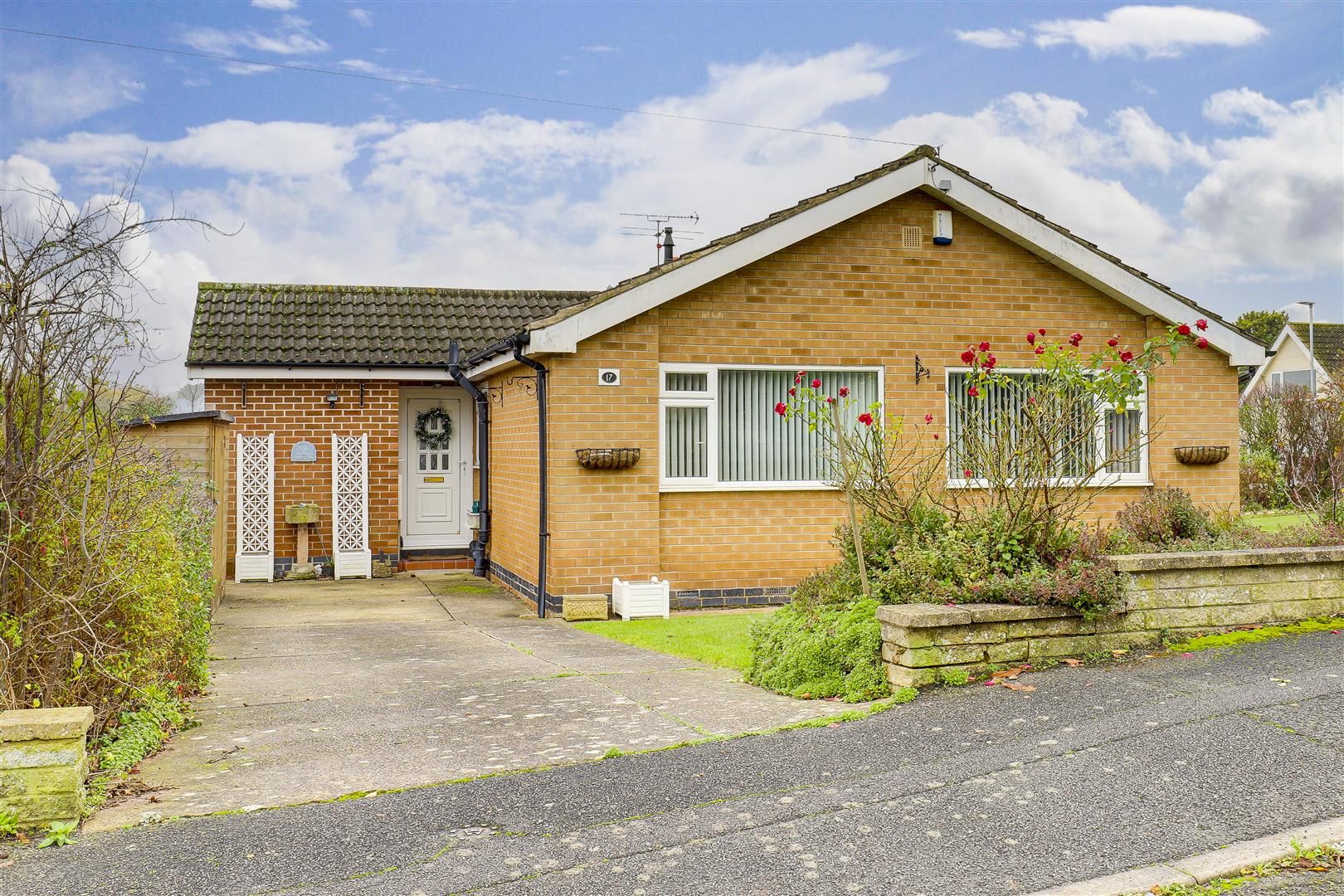 3 bed detached bungalow for sale in Olive Grove, Burton Joyce