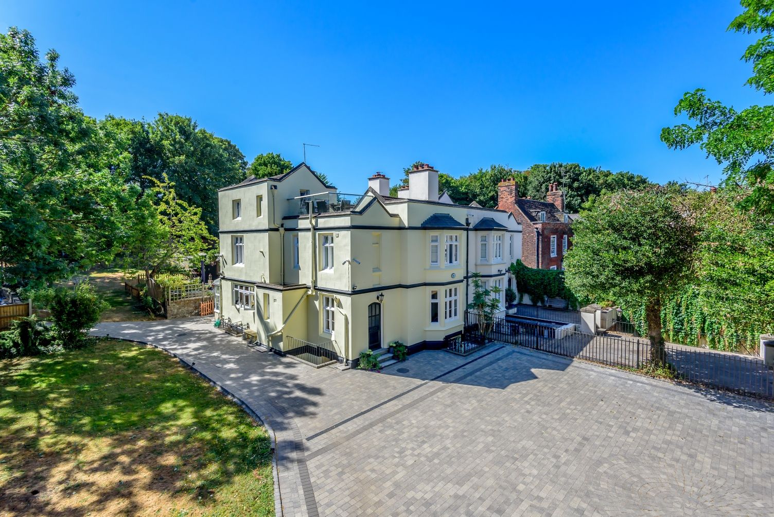 4 bed semidetached house for sale in Ingress Park, Greenhithe DA9 Zoopla