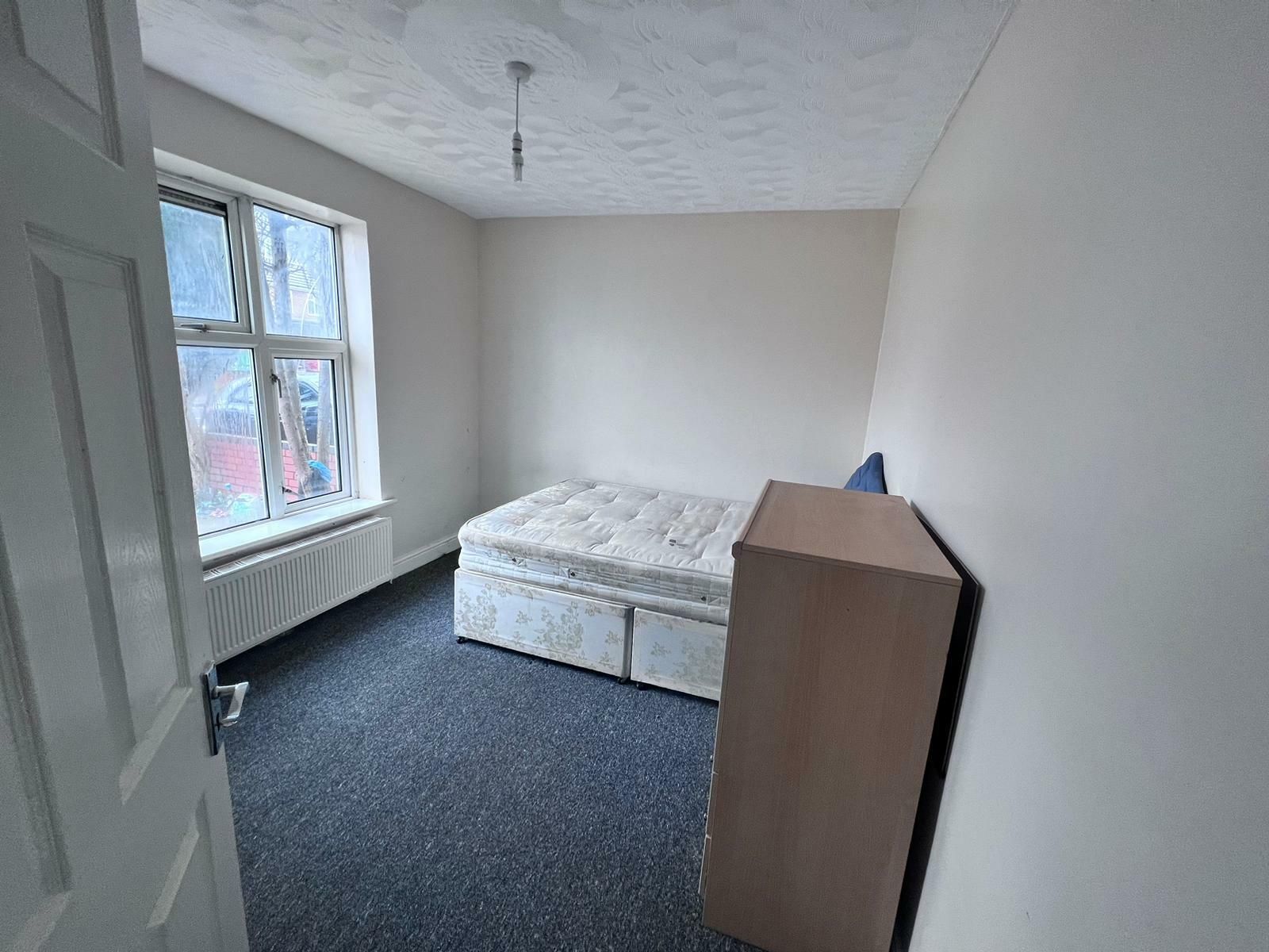2 bed flat to rent in Rutland Avenue, High HP12 Zoopla
