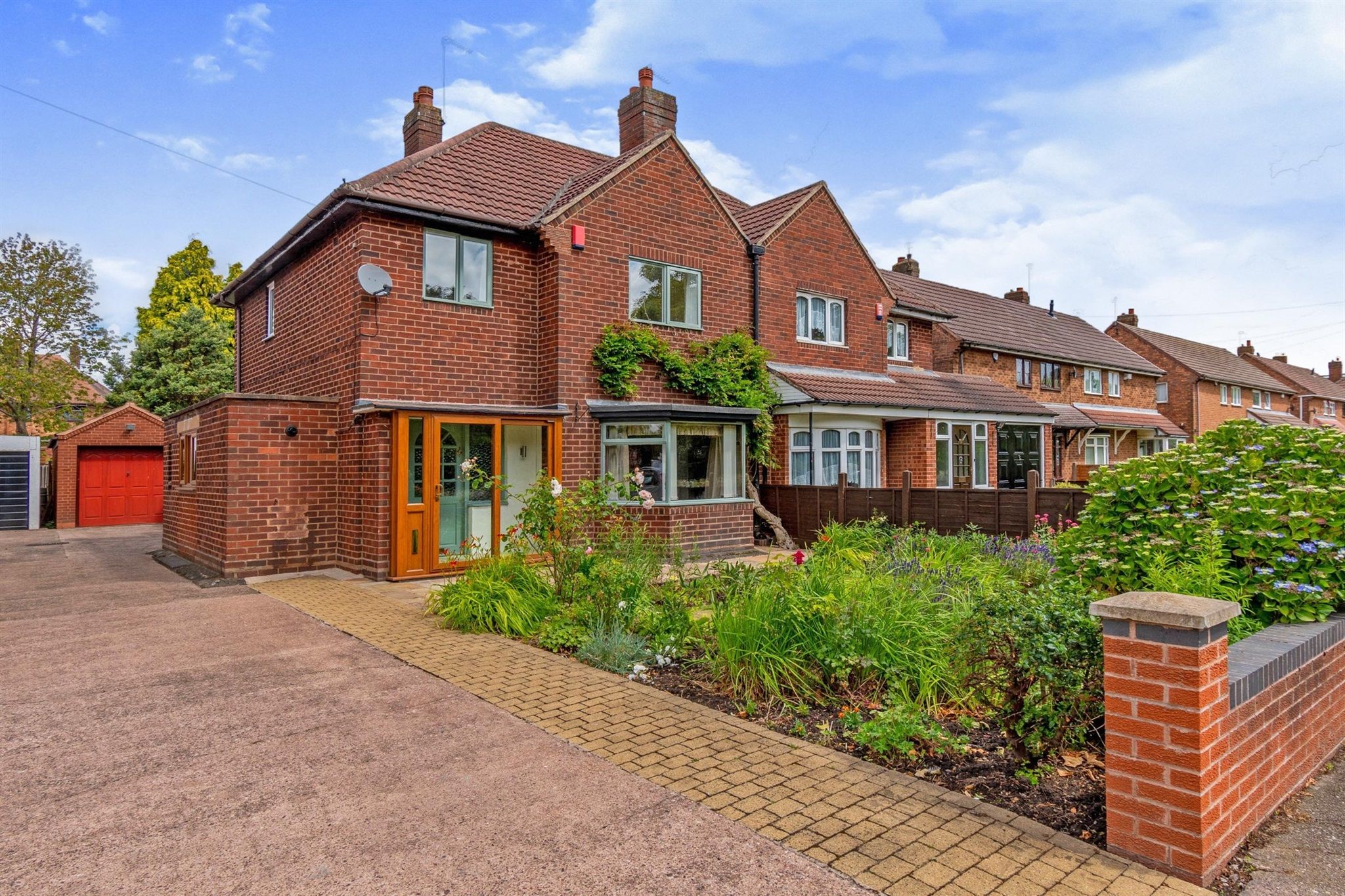 3 bed semidetached house for sale in Woden Road South, Wednesbury WS10