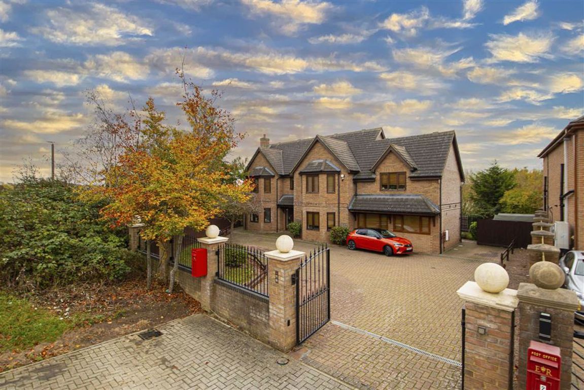 Room to rent in Bilbrook Lane, Furzton, Milton Keynes MK4 Zoopla