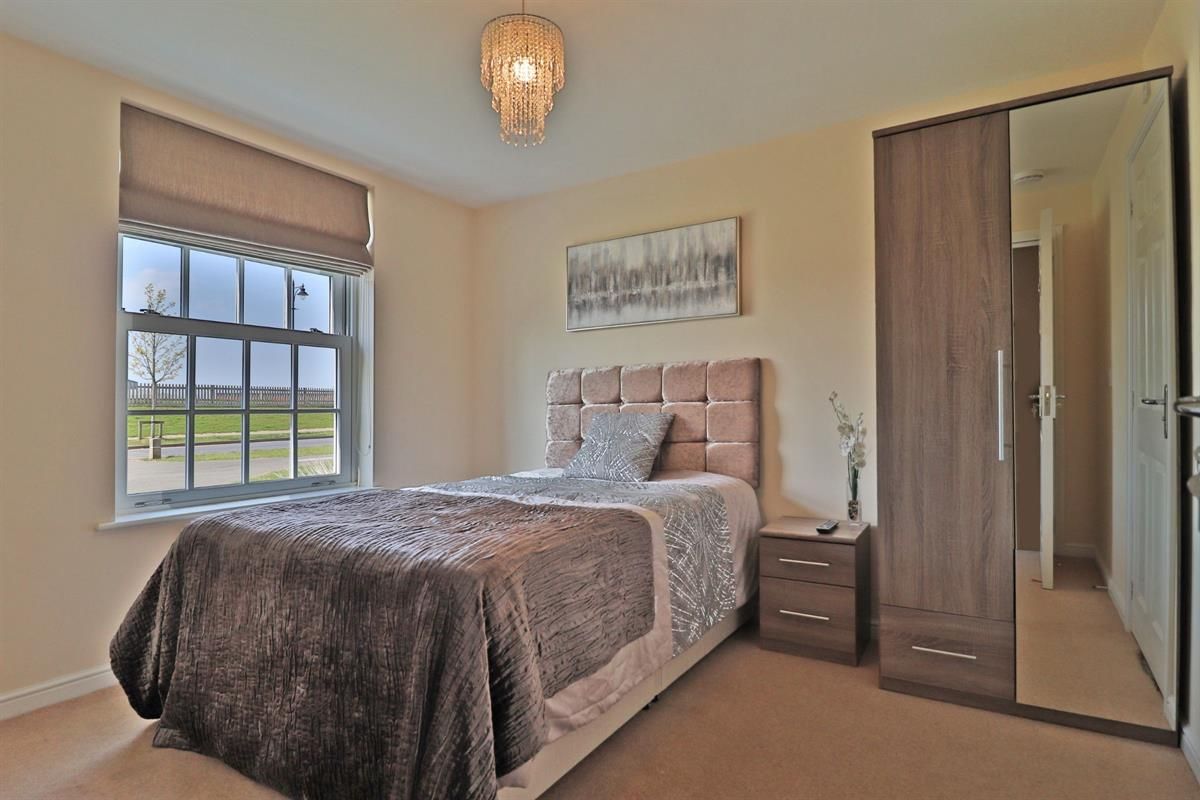 1 bed terraced house to rent in Greenkeepers Road, Great Denham