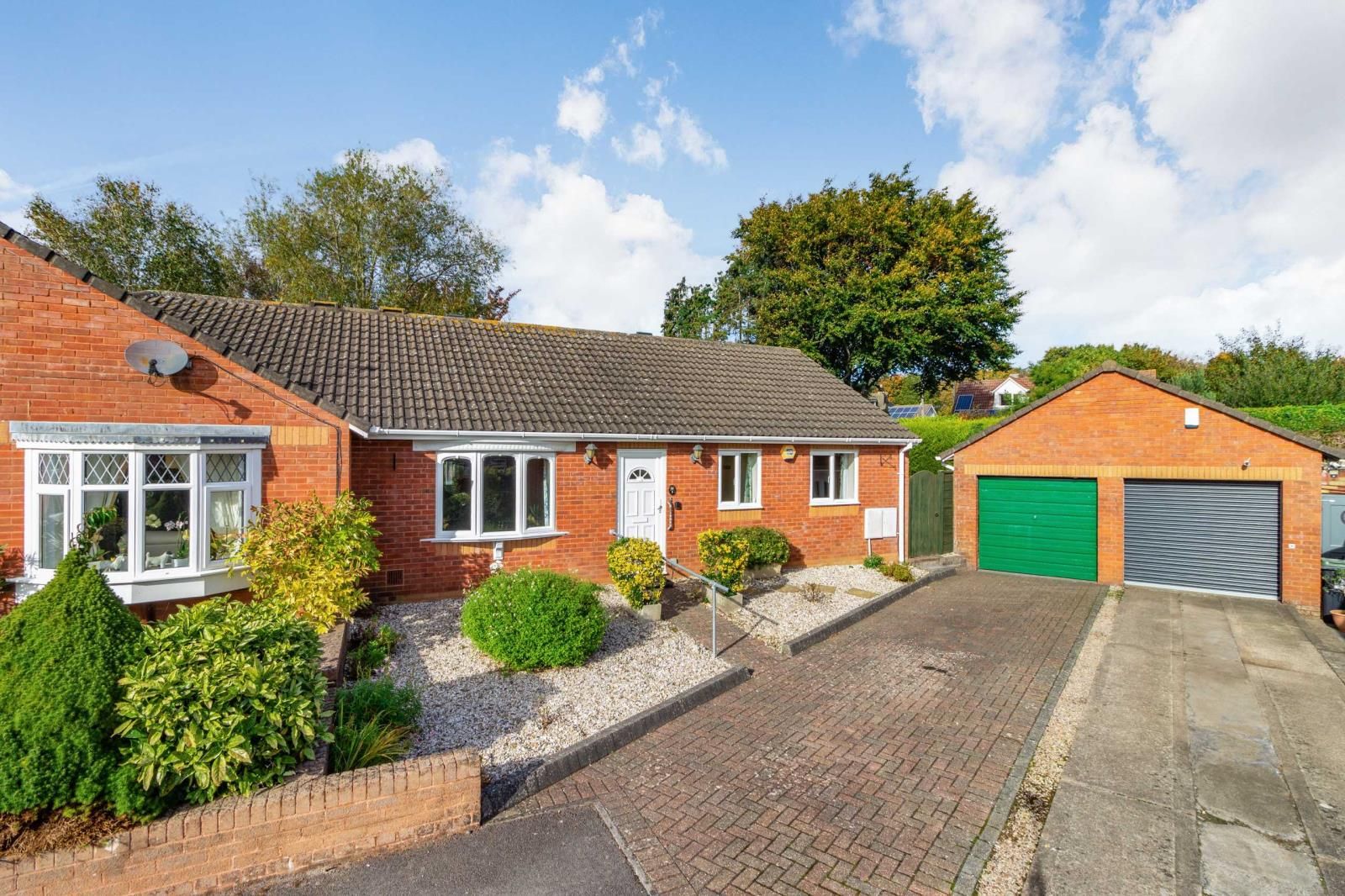 3 bed semidetached house for sale in Hodges Close, Portskewett