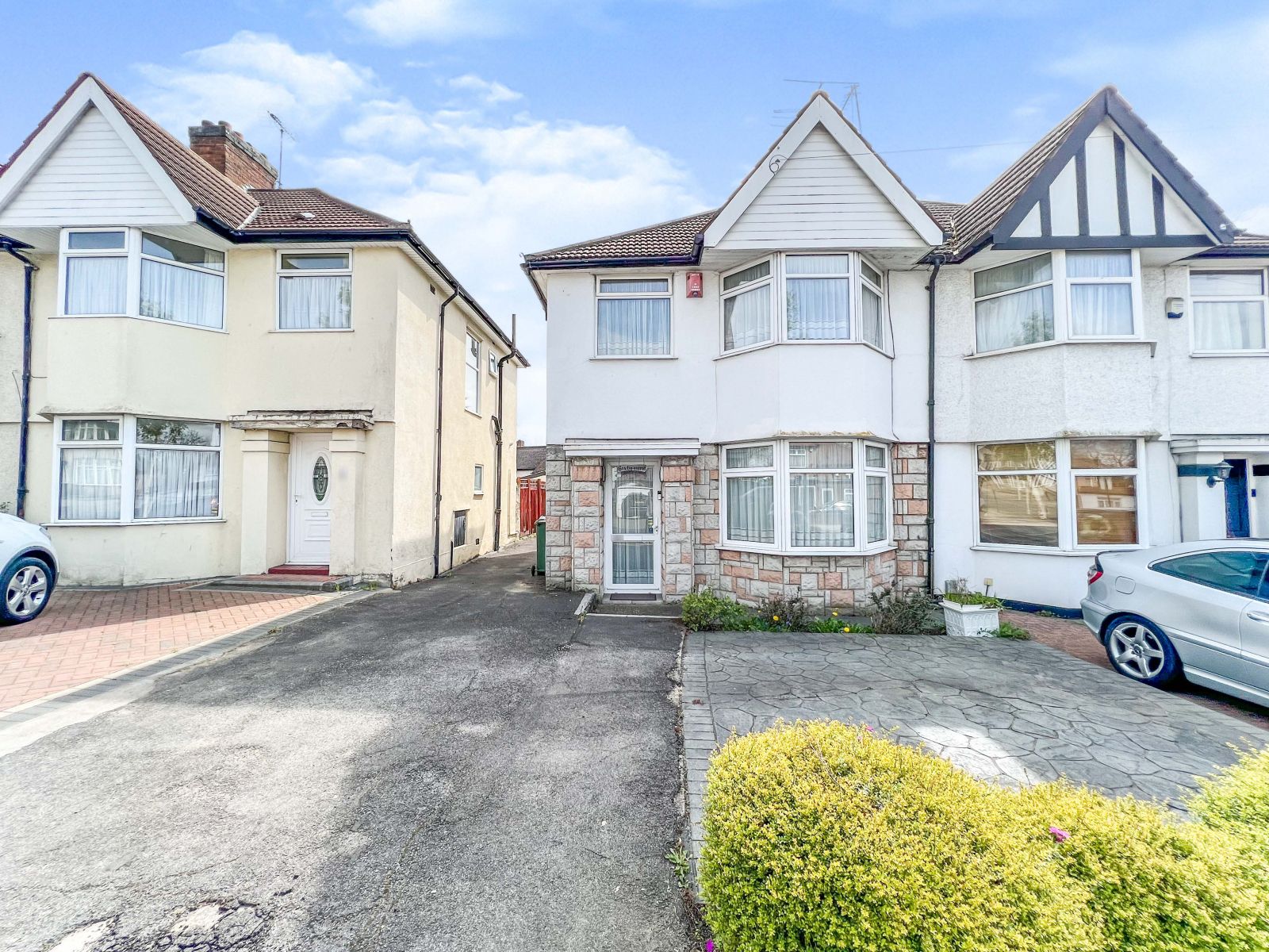 3 bed semidetached house for sale in Camrose Avenue, Edgware HA8 Zoopla