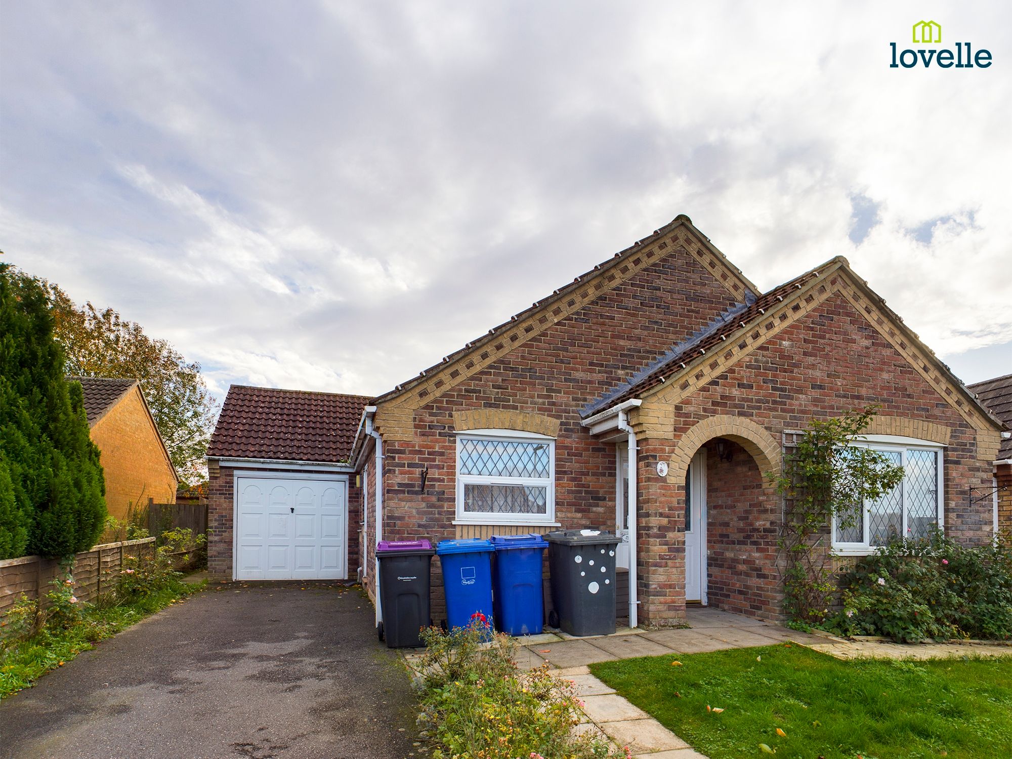 3 bed detached bungalow for sale in The Ridings, Market Rasen LN8 Zoopla