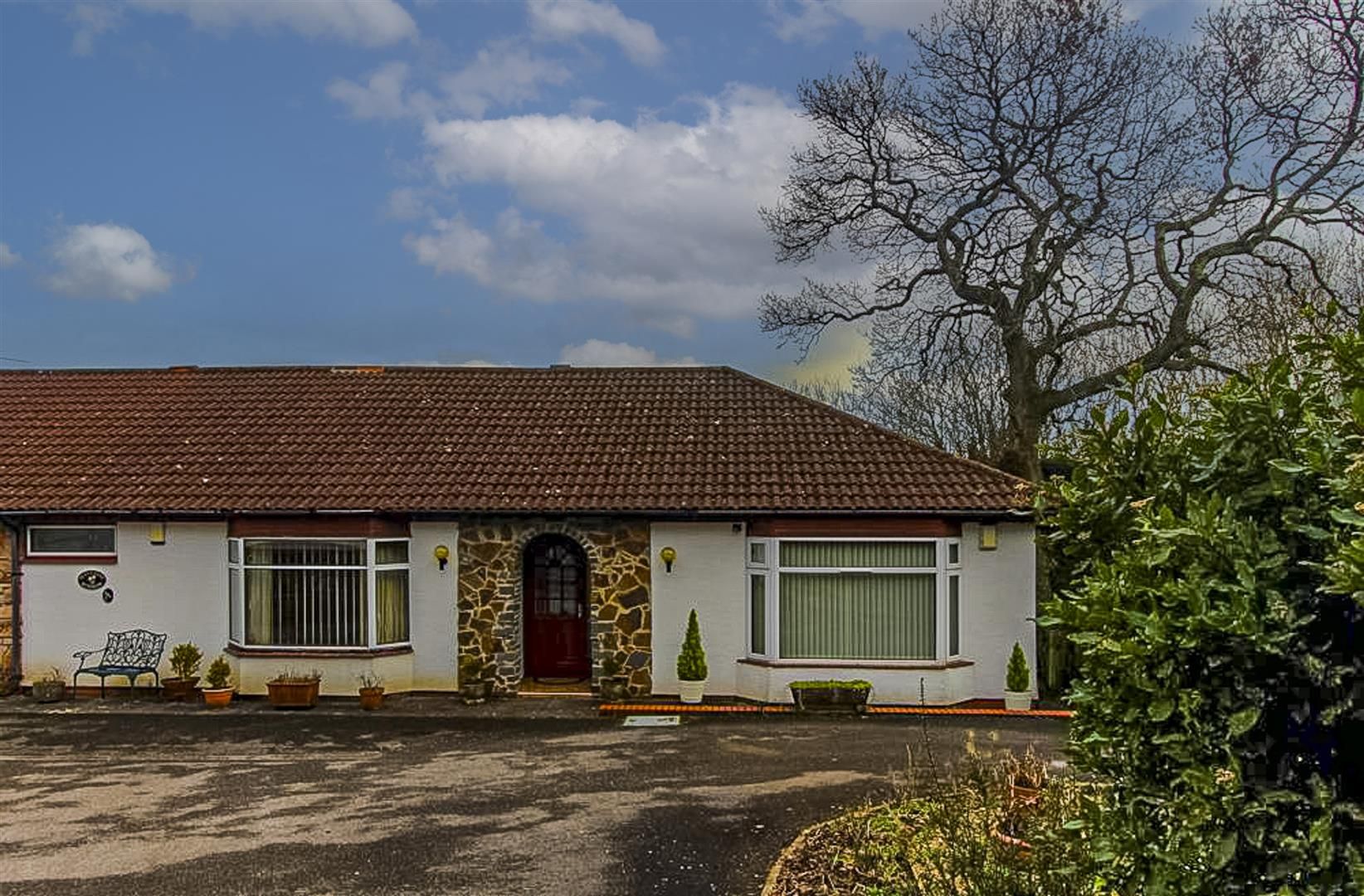 1 bed semidetached bungalow to rent in Hollybush Road, Cardiff CF23