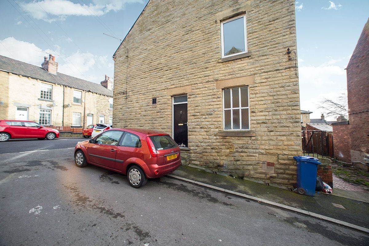 2 bed flat to rent in Snape Hill Road, Darfield, Barnsley, South