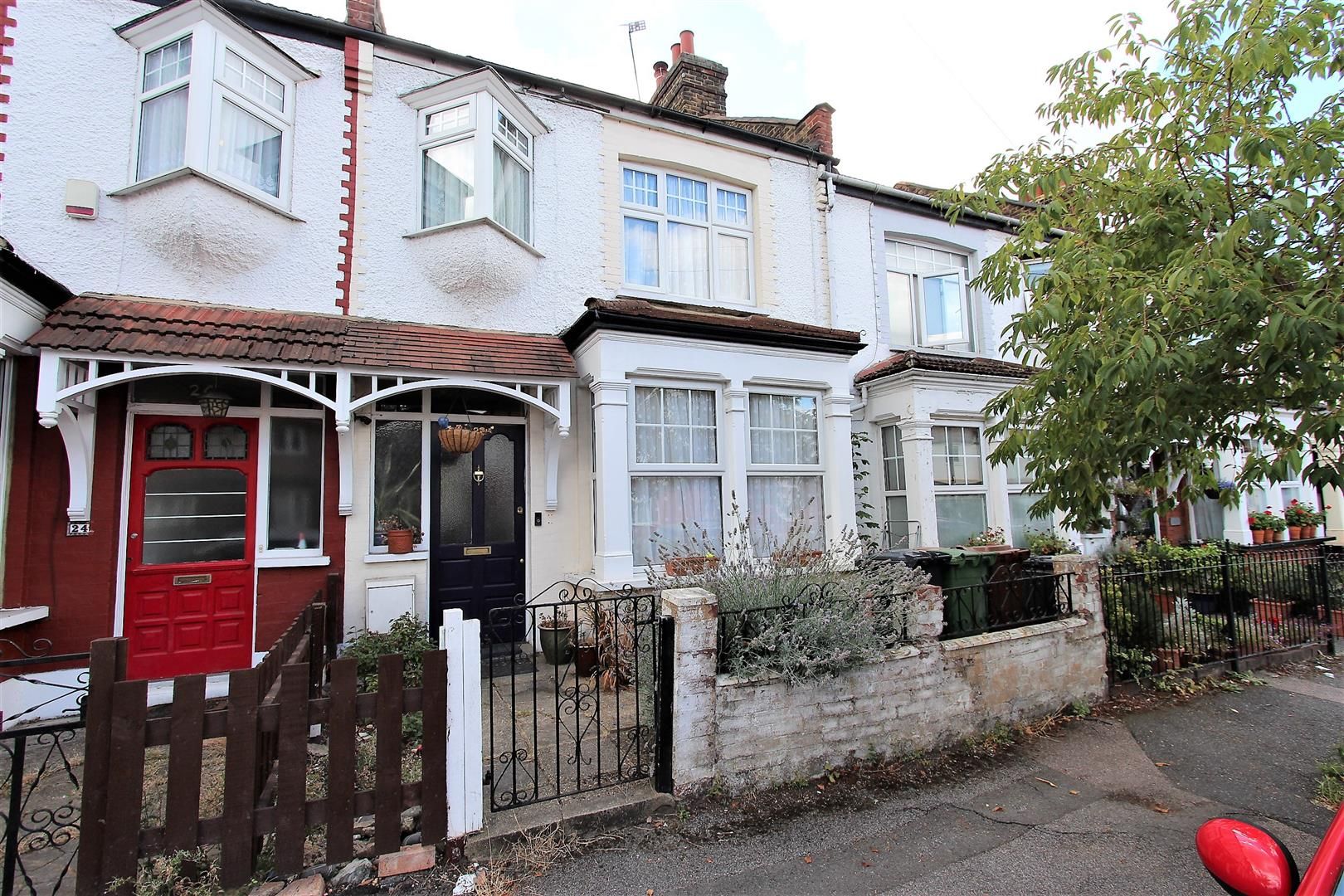 3 bed property for sale in Mount Avenue, London E4 Zoopla