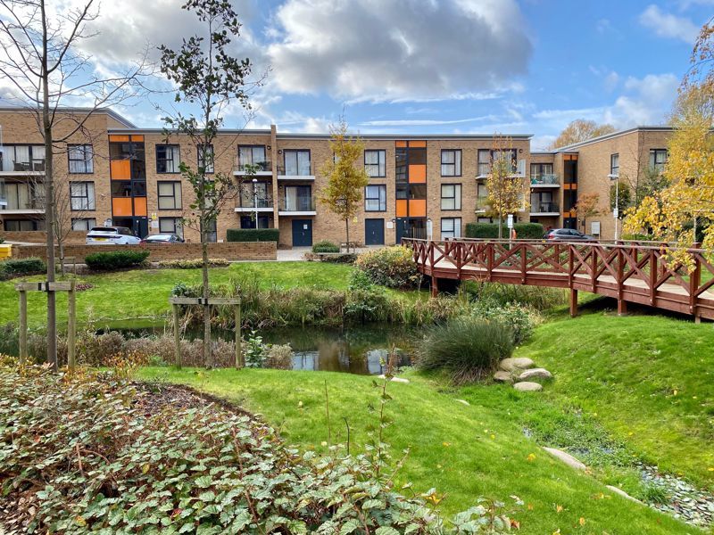 3 bed flat to rent in Zodiac Close, Edgware HA8 Zoopla