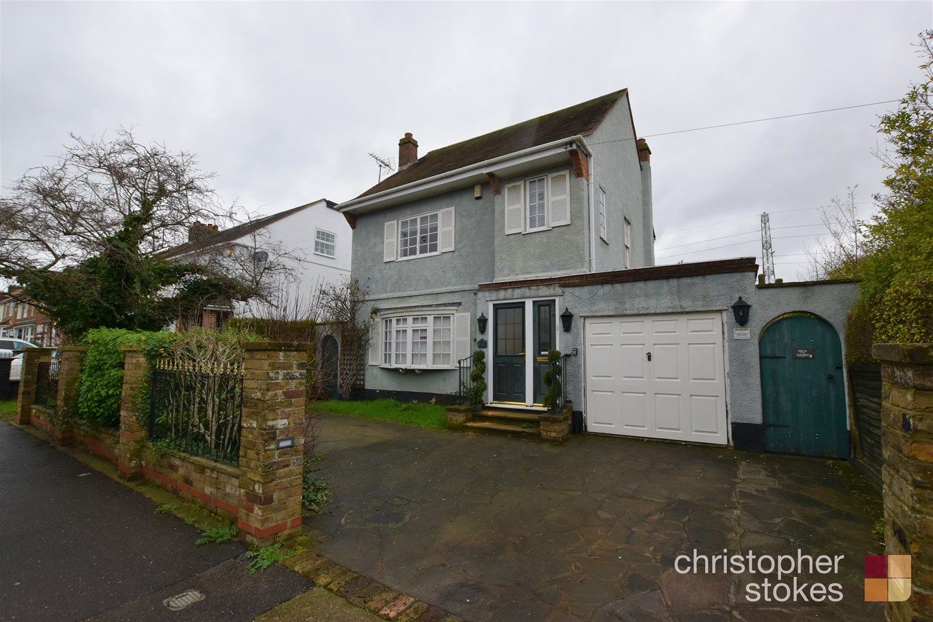 3 bed detached house to rent in Hillview Gardens, Cheshunt, Waltham