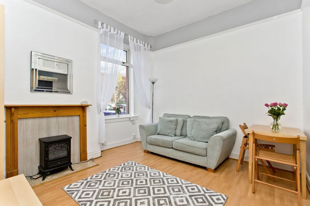 Edina Place, Edinburgh EH7  