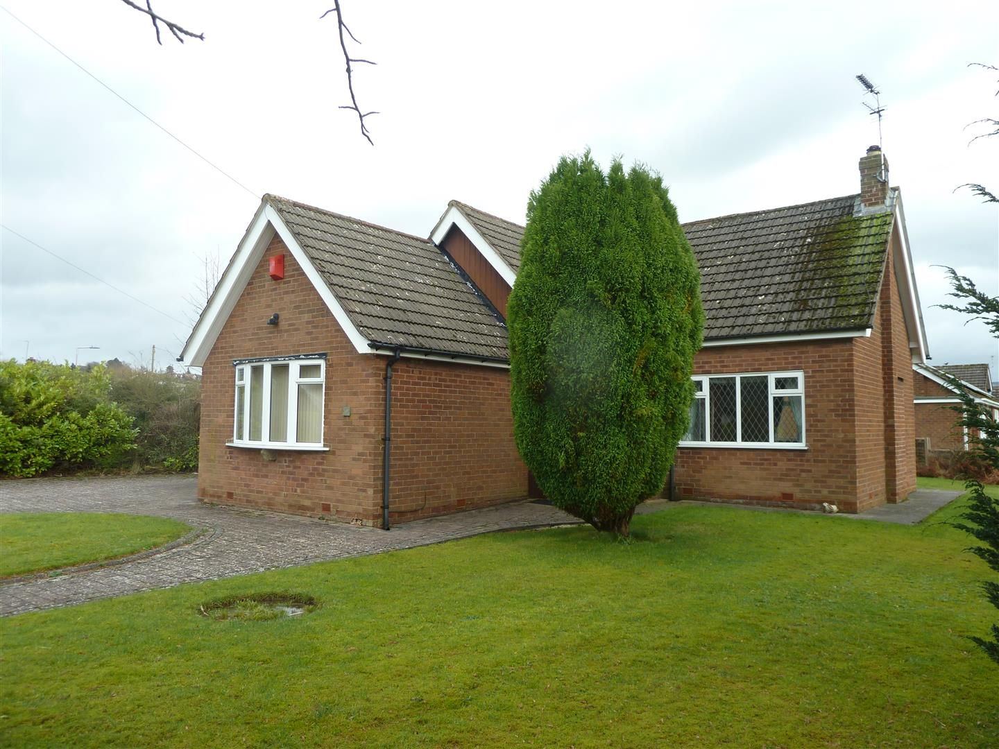 3 bed detached bungalow to rent in Manifold Drive, High Lane, Stockport