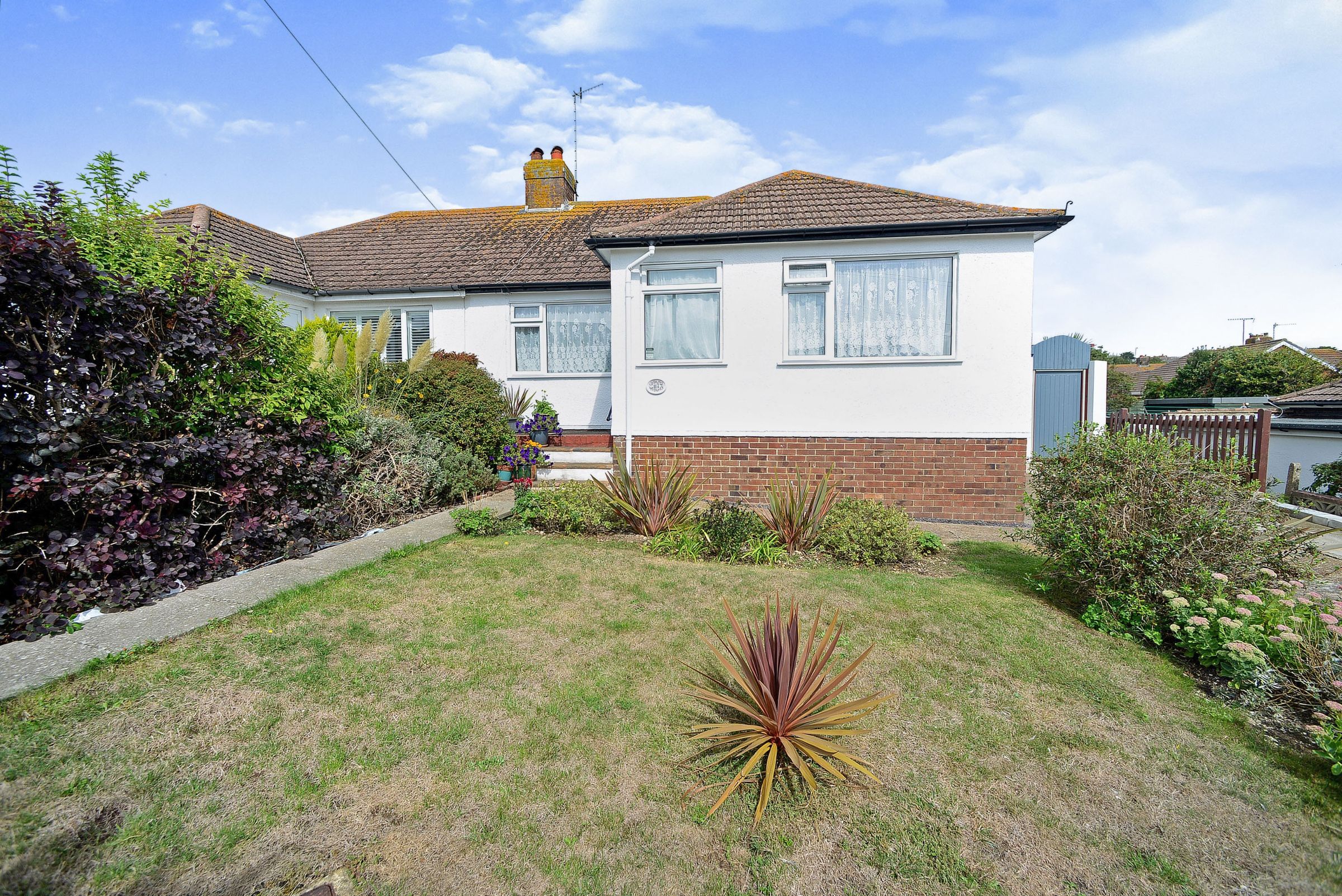 3 bed bungalow for sale in Oaklands Avenue, Saltdean, Brighton BN2 Zoopla