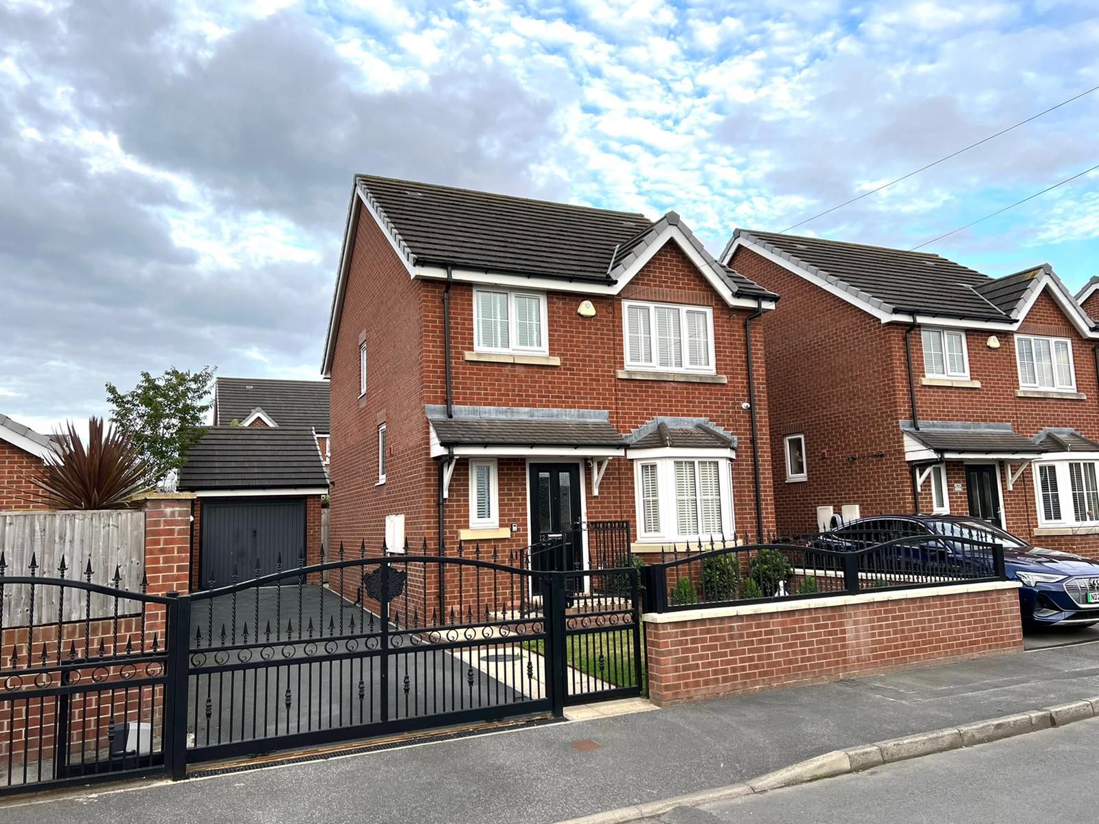 3 bed detached house for sale in Waterwood Close, Tingley, Wakefield