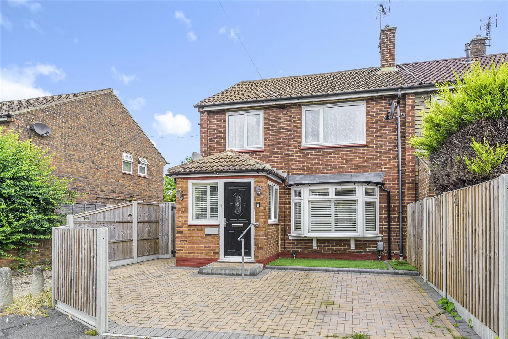3 bed semidetached house for sale in Willow Way, Aldershot GU12 Zoopla