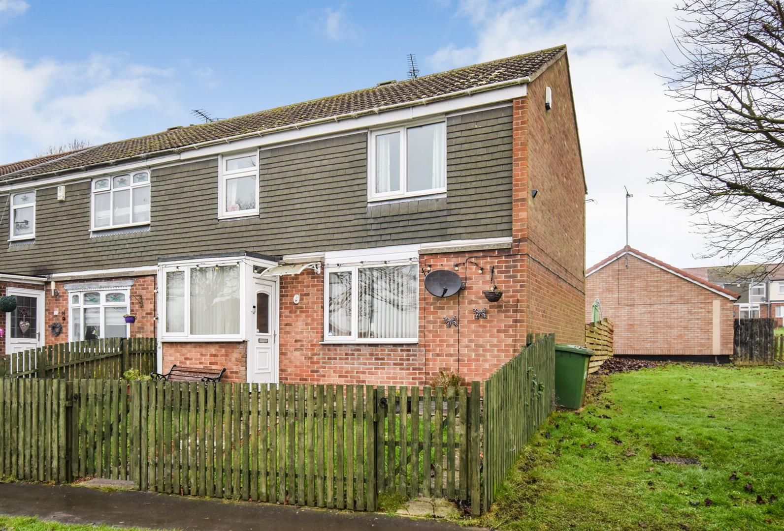 3 bed end terrace house for sale in Easton Road, Bridlington, East