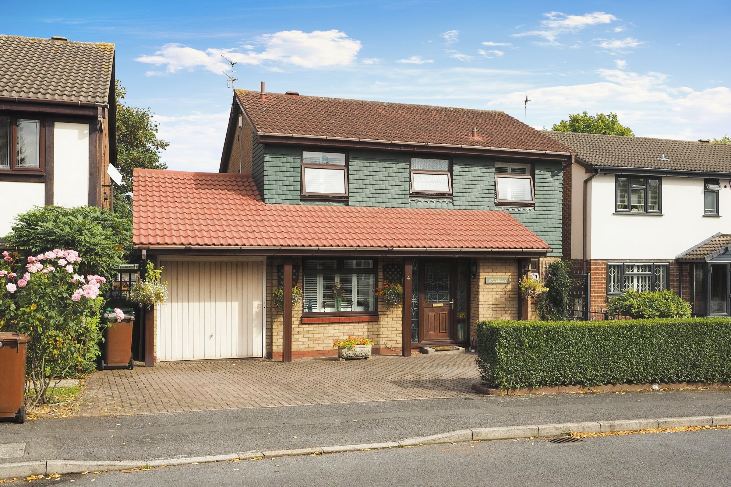 4 bed detached house for sale in Grace Drive, Nottingham