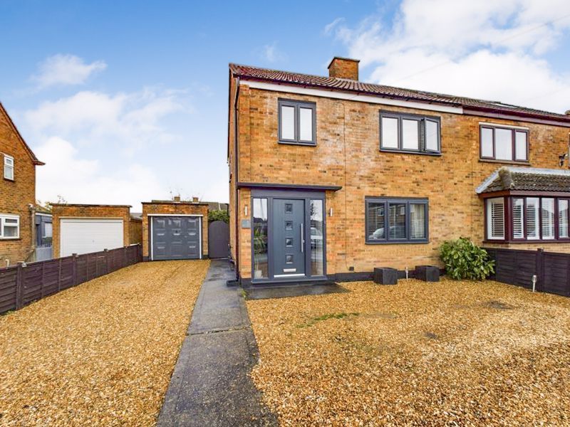 3 bed semidetached house for sale in Pettit Road, Godmanchester