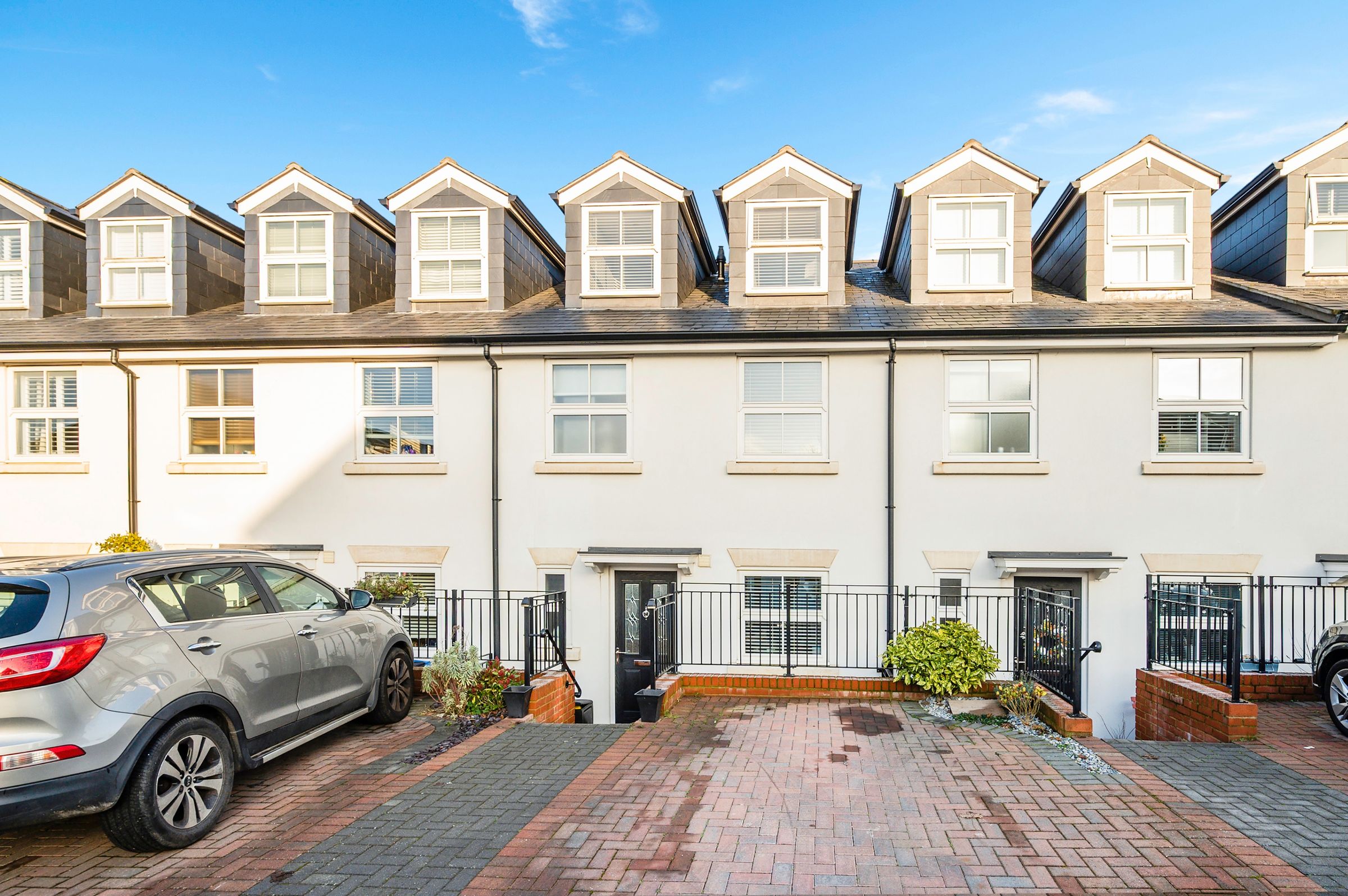 4 bed semidetached house for sale in Albert Road North, Reigate RH2