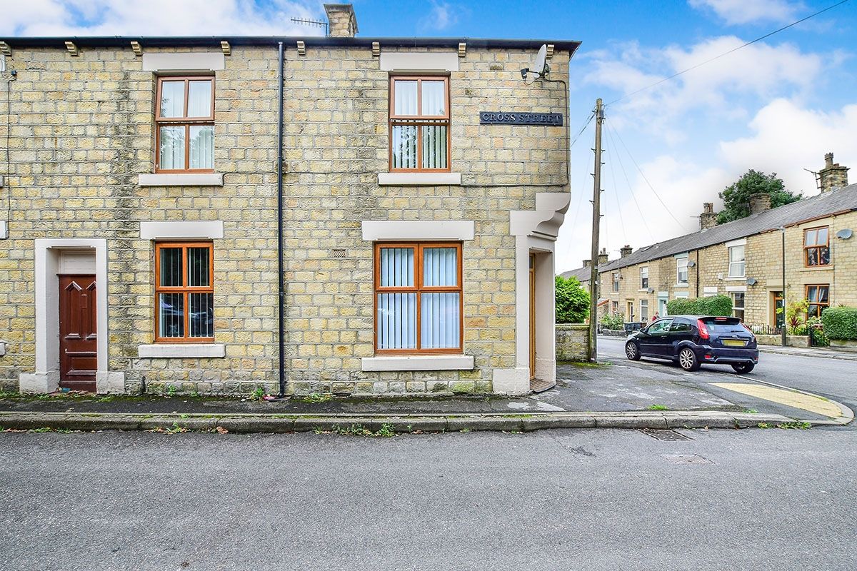 2 bed terraced house to rent in Cross Street, Hadfield, Glossop