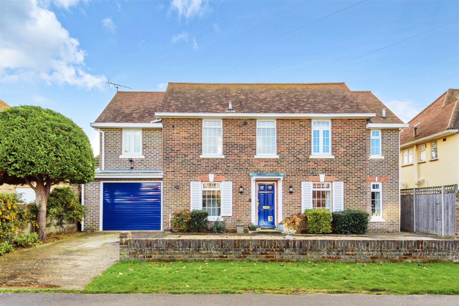 4 bed detached house for sale in Rudwicks Close, Summerley Estate