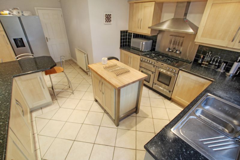 5 bed semidetached house for sale in Hurst Road, Bexley DA5 Zoopla