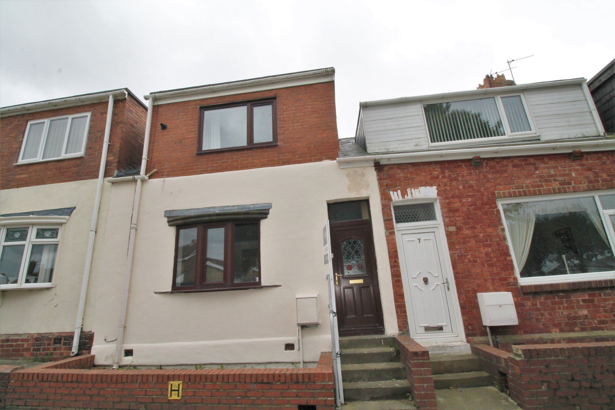2 bed terraced house for sale in Regent Street, HettonLeHole