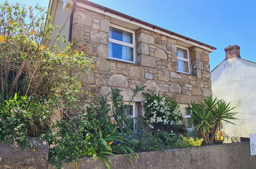 3 bed detached house for sale in Crowlas, Penzance, . TR20 Zoopla