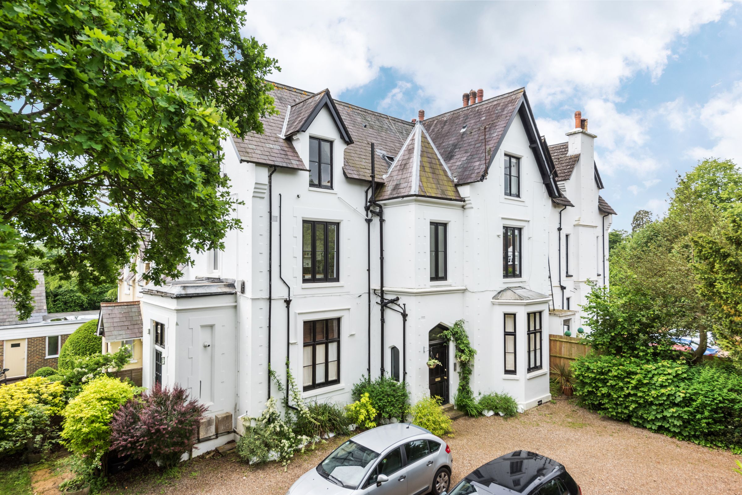 2 bed flat for sale in Wray Park Road, Reigate RH2 Zoopla
