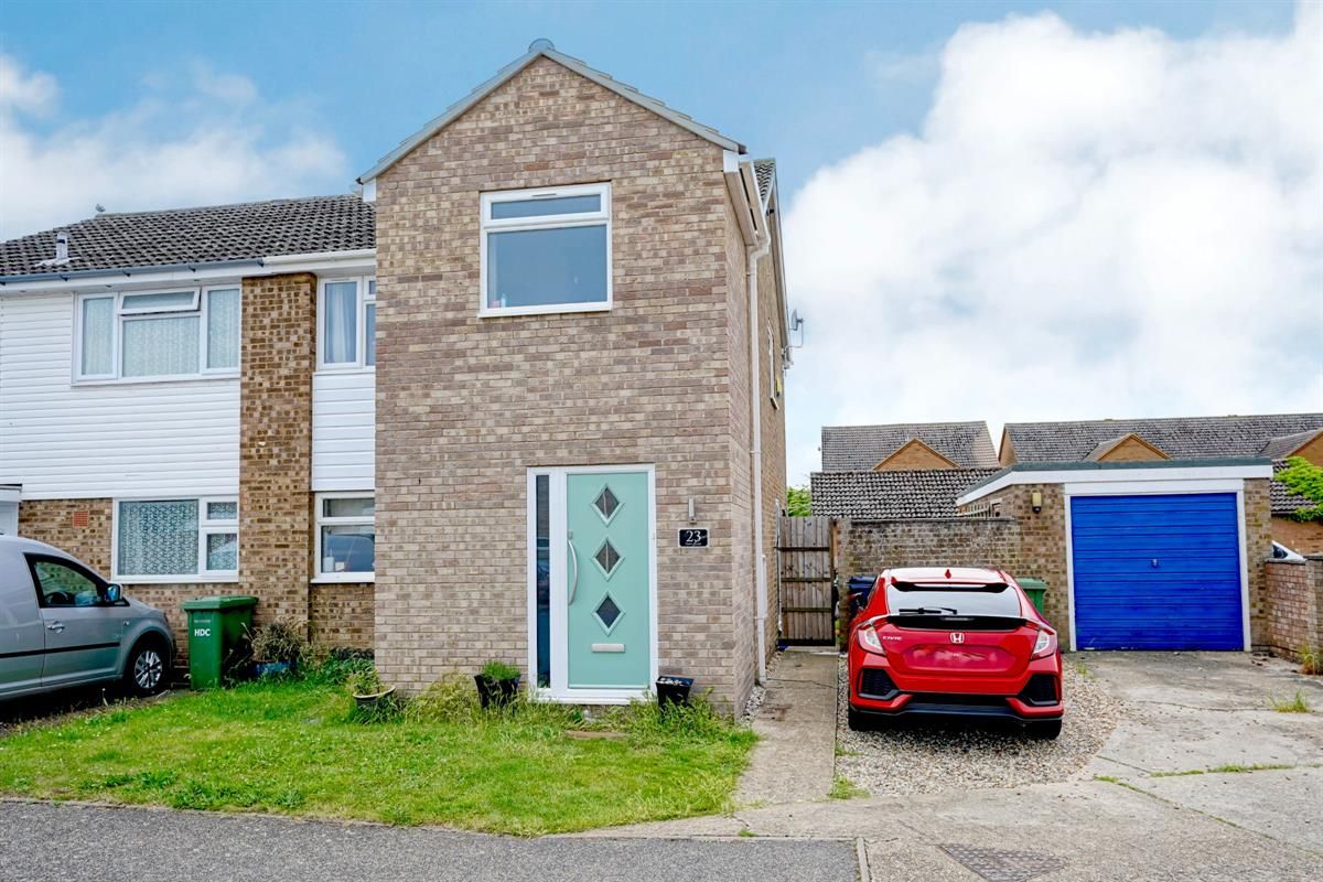 3 bed semidetached house for sale in Davis Close, Little Paxton, St