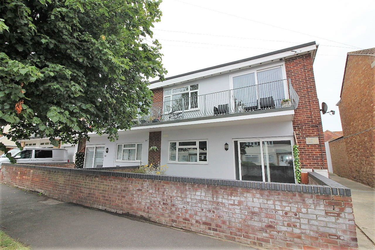 2 bed flat for sale in Kings Avenue, Holland On Sea, Clacton On Sea CO15 Zoopla