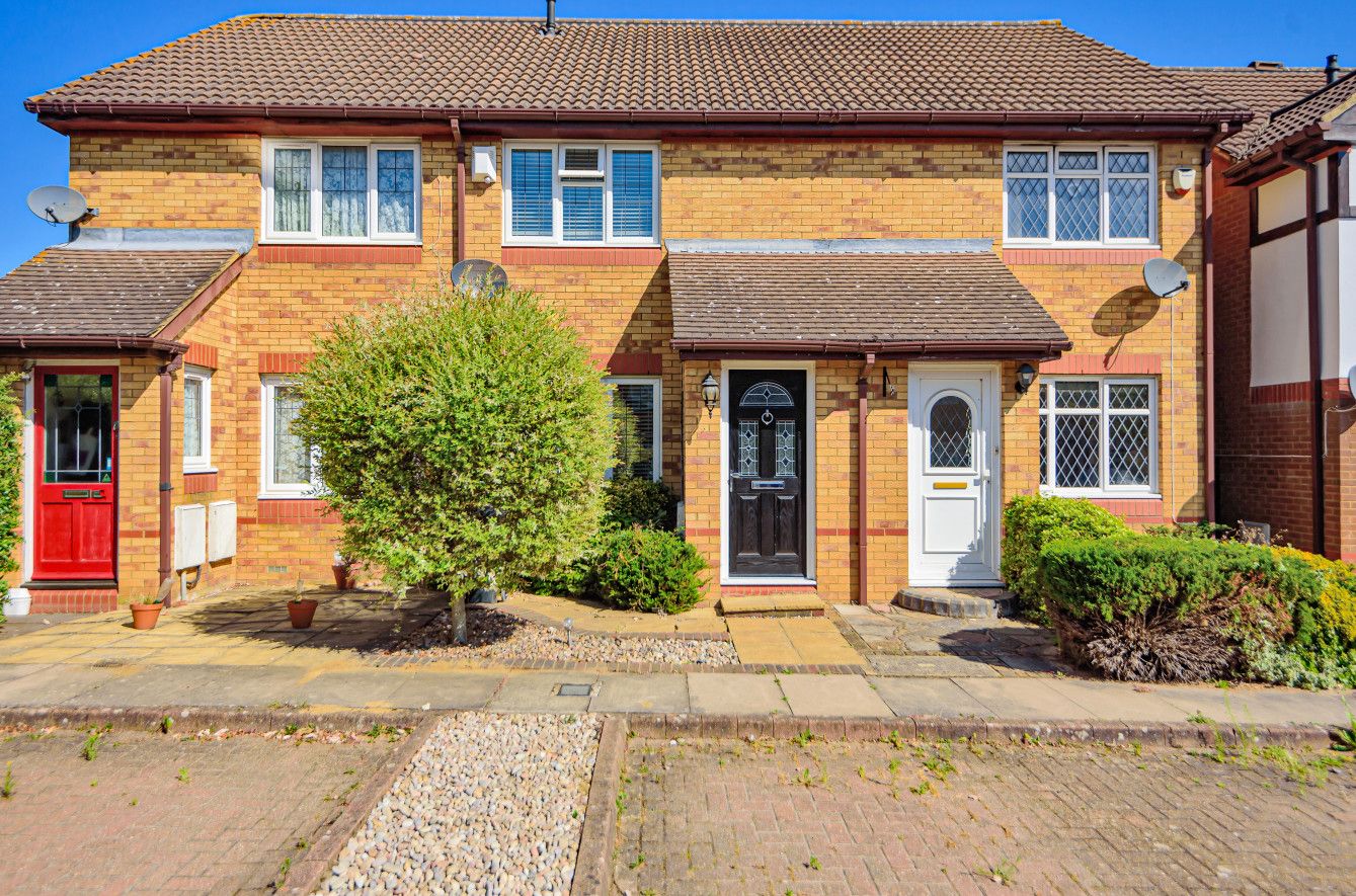 2 bed terraced house for sale in Elliott Avenue, Ruislip, Middlesex HA4 Zoopla