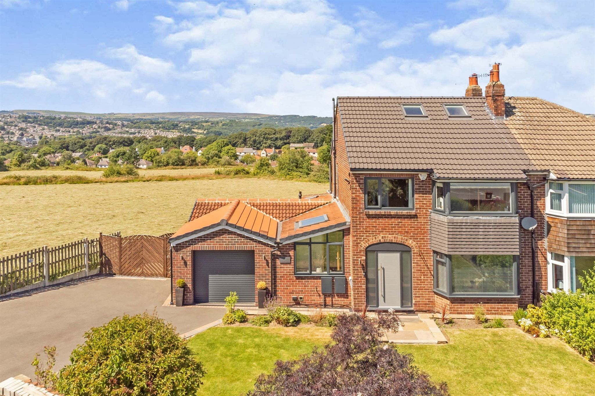 4 bed semidetached house for sale in Carr Hill Drive, Calverley