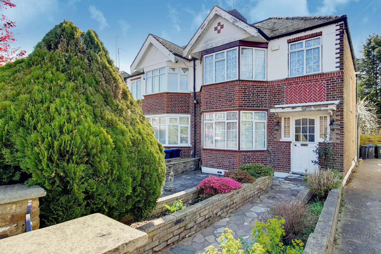 3 bed semidetached house for sale in Willow Walk, Winchmore Hill