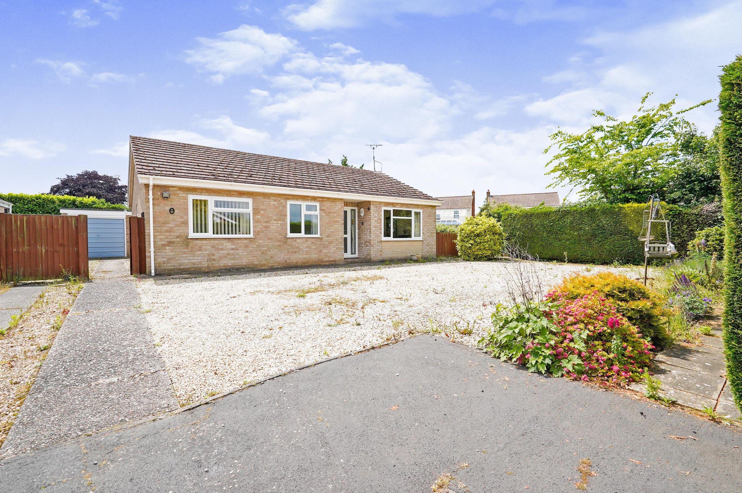 3 bed bungalow for sale in Edinburgh Drive, Fakenham, Norfolk NR21 Zoopla
