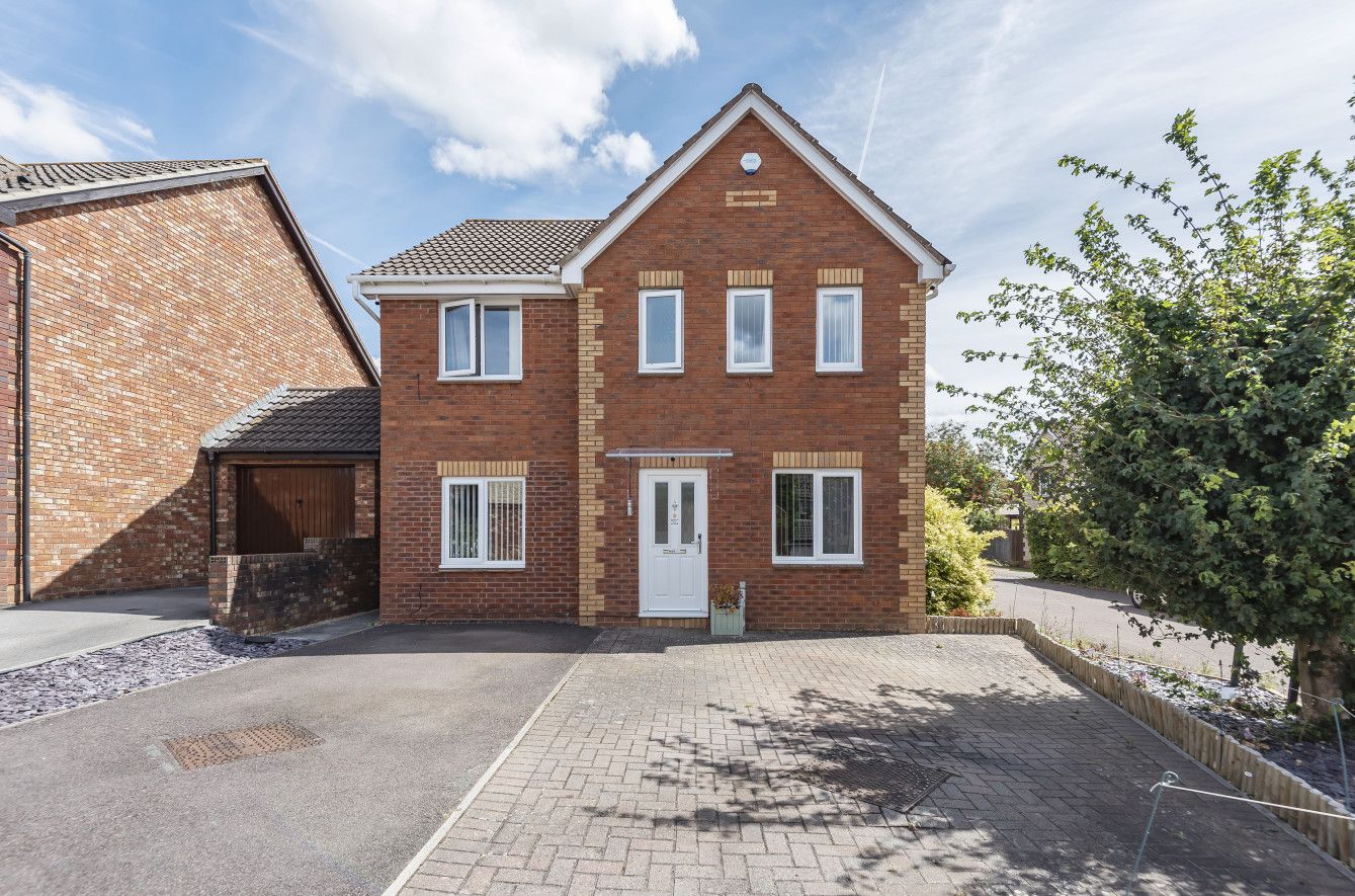 4 bed detached house for sale in Thornhill Drive, St Andrews Ridge