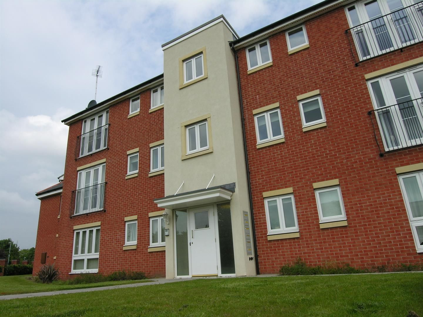 Rosneath Close Monmore Grange Wolverhampton WV4  