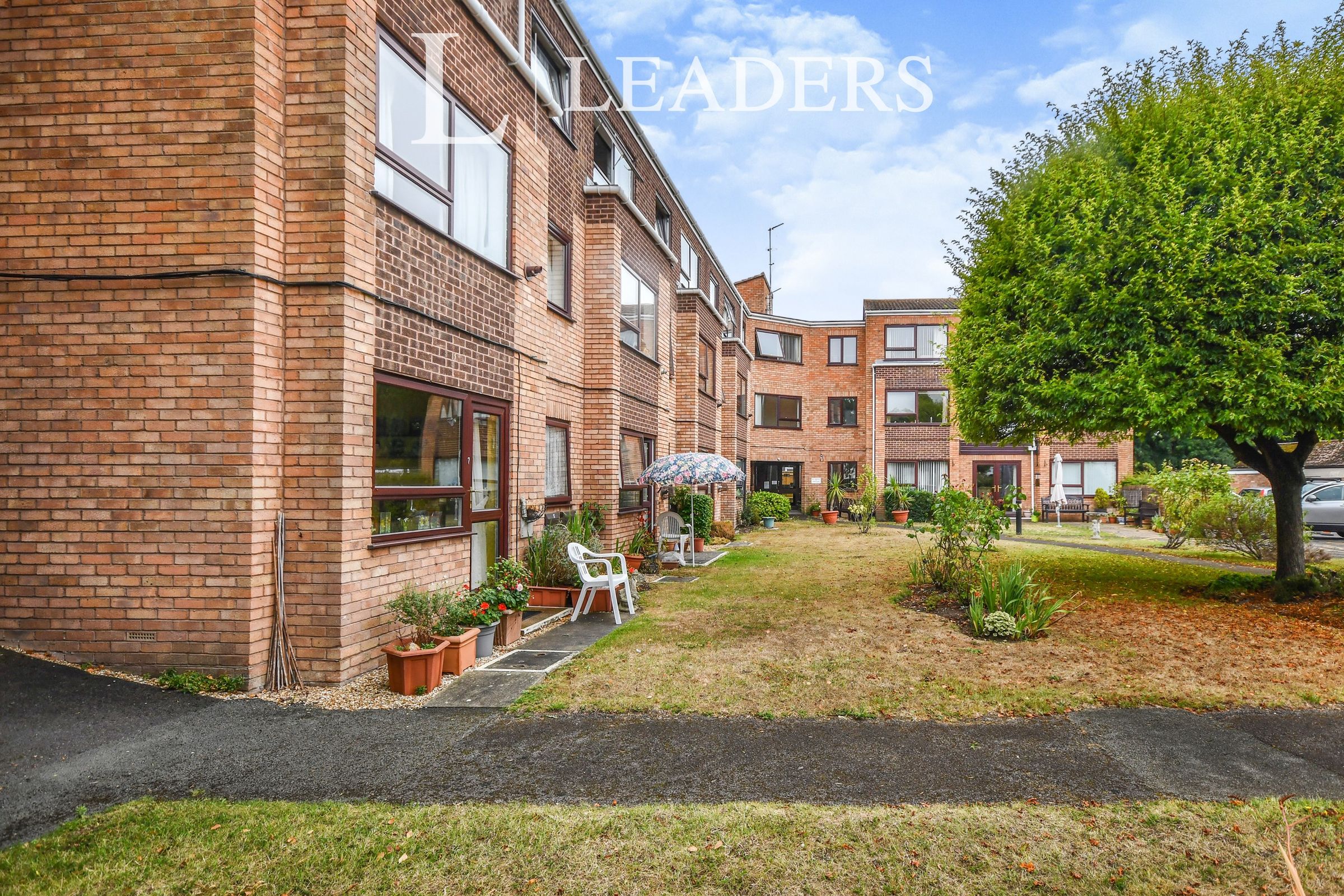 Studio to rent in Waverley Road, New Milton BH25 Zoopla