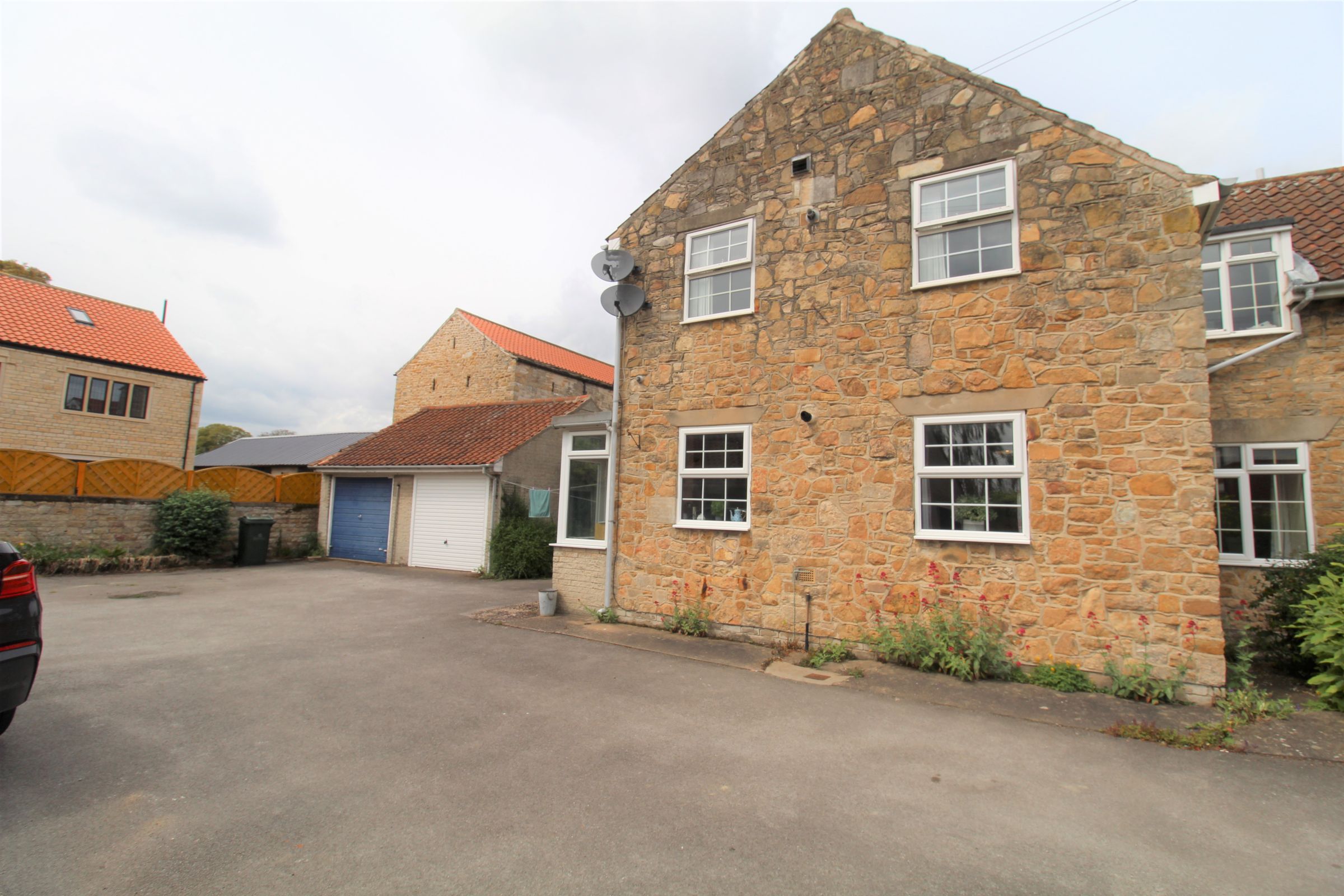 2 bed flat for sale in Doncaster Road, Tickhill, Doncaster DN11 Zoopla