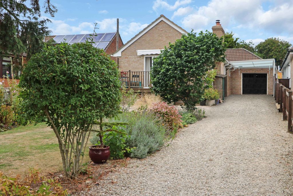 3 bed detached bungalow for sale in East Gomeldon Road, Gomeldon