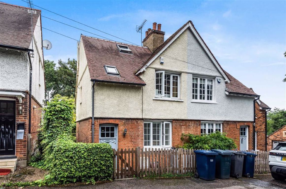 Partingdale Lane, London NW7  