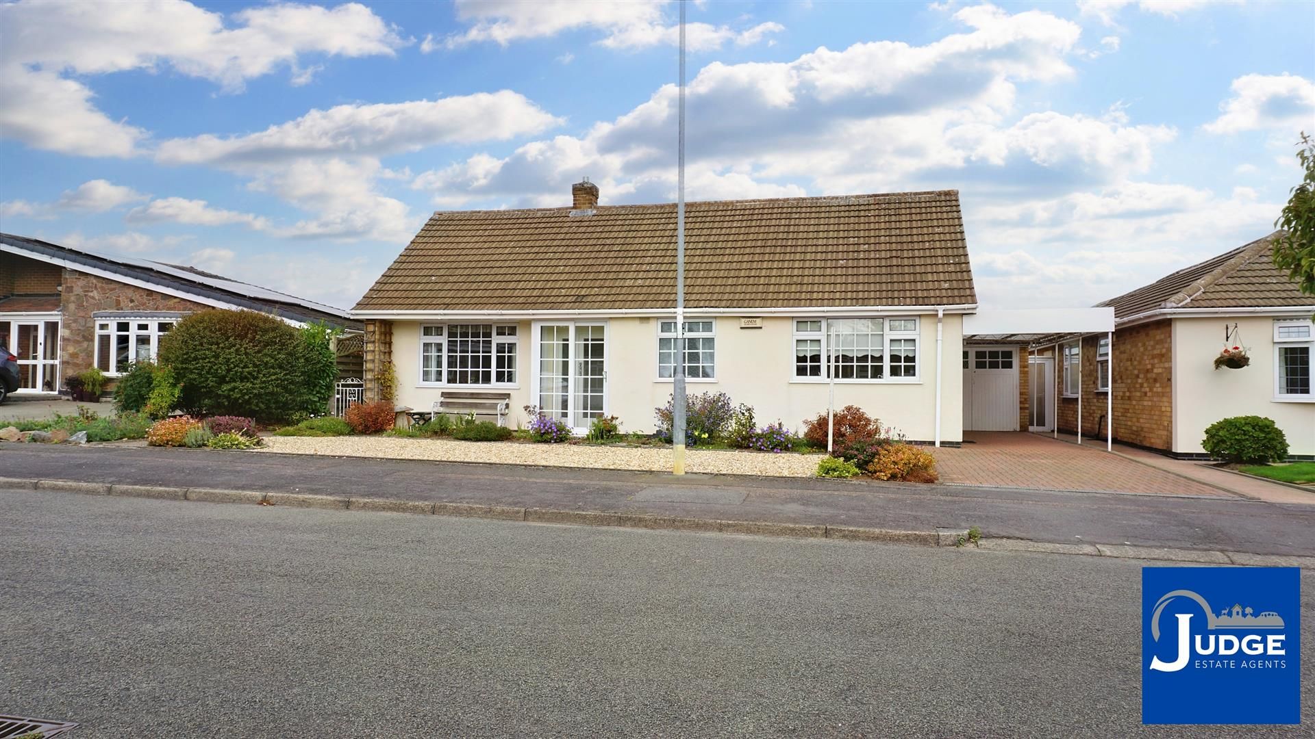 2 bed detached bungalow for sale in Fern Crescent, Groby, Leicester LE6
